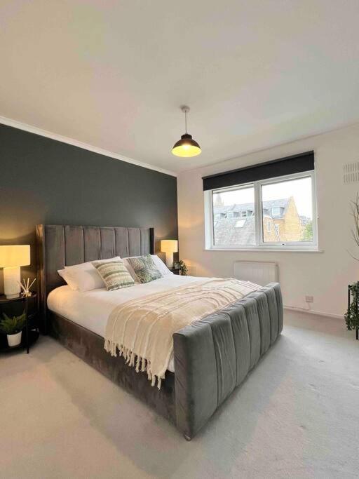 Apartamento Beautiful Windsor 2 Bed, Perfect Location, 5 Mins Walk To Centre, Free Parking, Legoland, Ascot Exterior foto