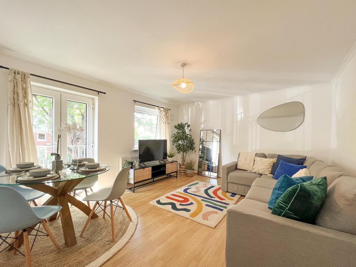 Apartamento Beautiful Windsor 2 Bed, Perfect Location, 5 Mins Walk To Centre, Free Parking, Legoland, Ascot Exterior foto