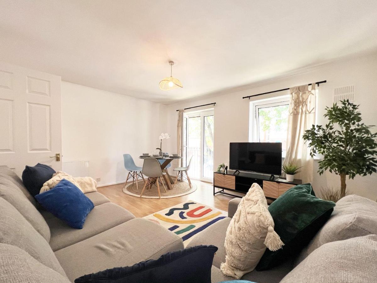 Apartamento Beautiful Windsor 2 Bed, Perfect Location, 5 Mins Walk To Centre, Free Parking, Legoland, Ascot Exterior foto